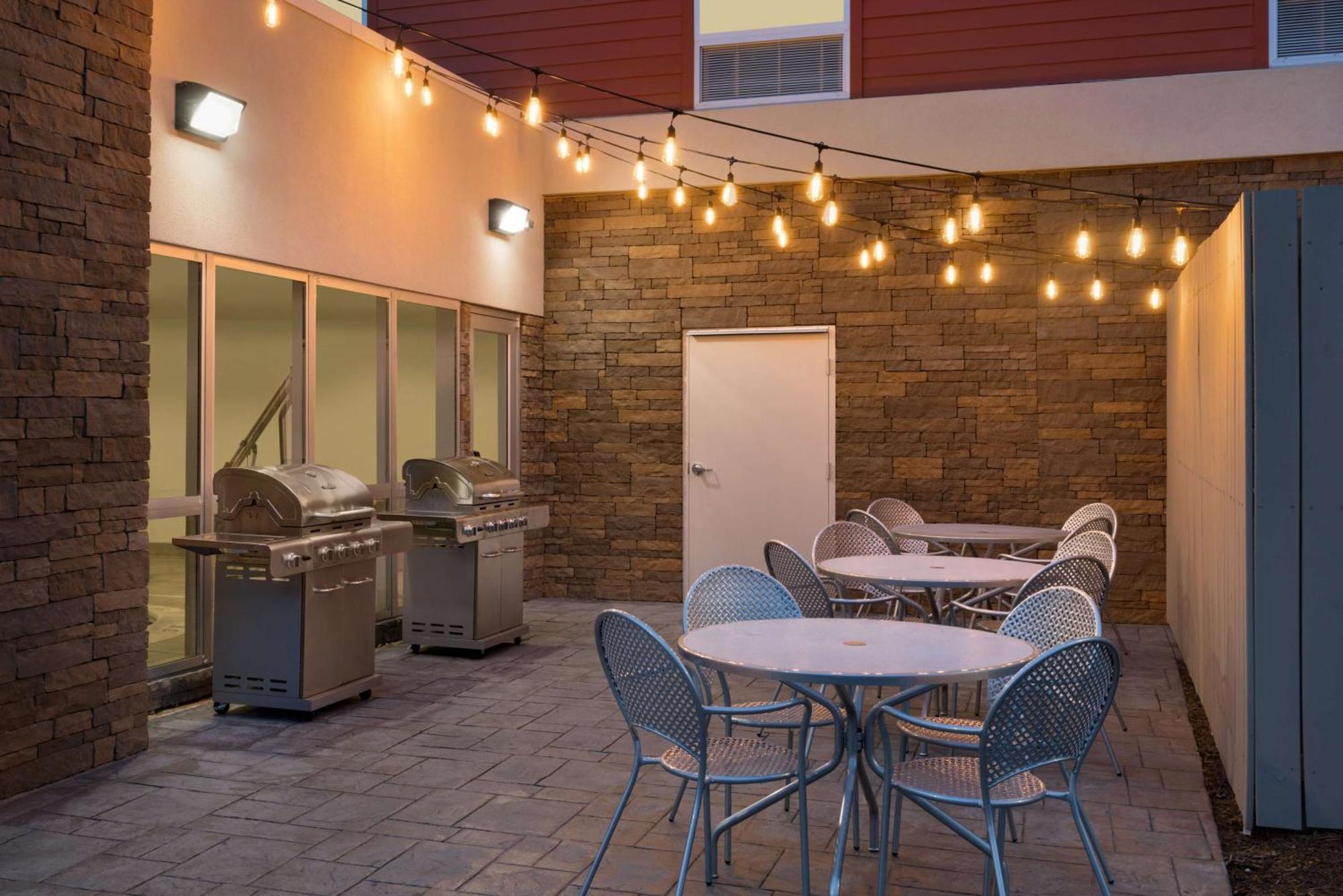 Home2 Suites By Hilton Roanoke Esterno foto