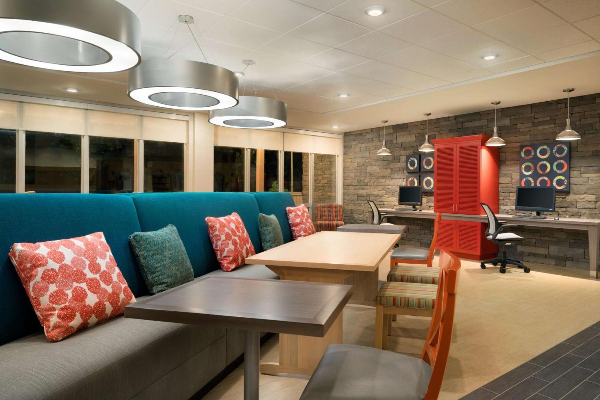 Home2 Suites By Hilton Roanoke Esterno foto